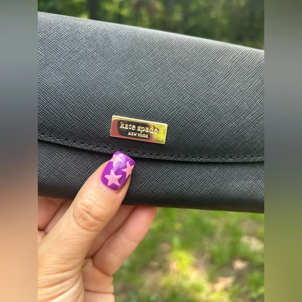 Kate Spade Laurel Way Saffiano Leather iPhone Wristlet in Black